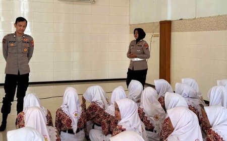Dinas Pendidikan Jatim dan Polres Lamongan Gelar Edukasi Paham Artificial (AI) di SMAN 1 Lamongan